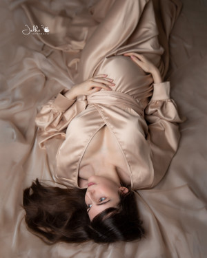 Floor saten Pregnancy dress Jelkafotografie