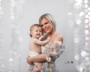 Romantischa mama en baby Jelkafotografie